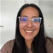 Profesora de excel que ofrece clase a toda persona que quisiera mejorar sus habilidades